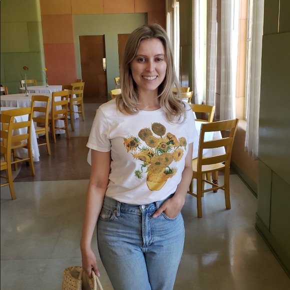 Meet your Posher, Jeni - Picture 2 of 4